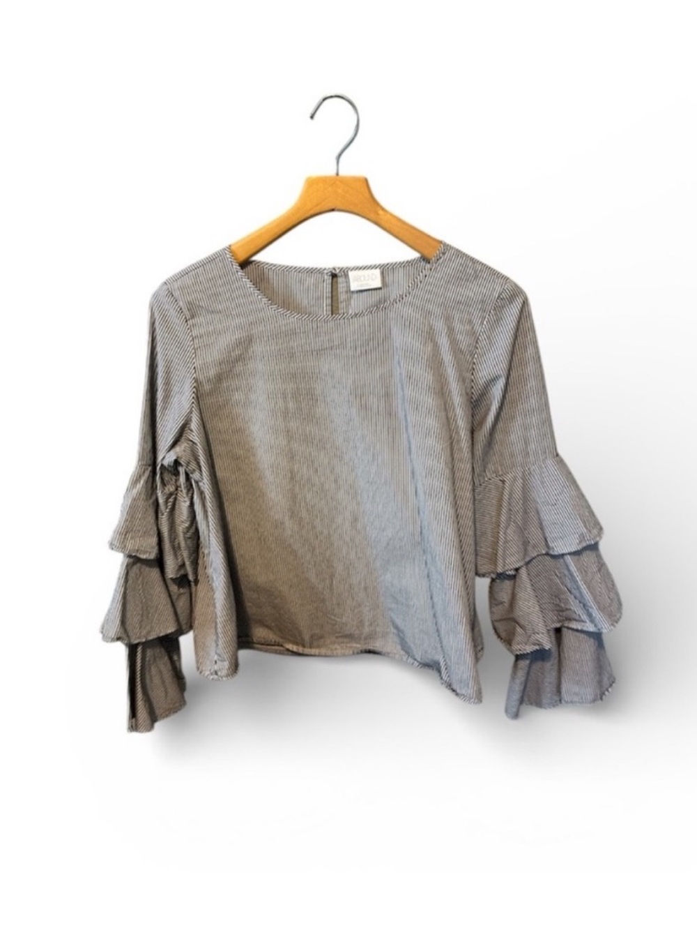 Abound Gray White Pinstripe Ruffle Tiered Sleeve Top Small Oversized